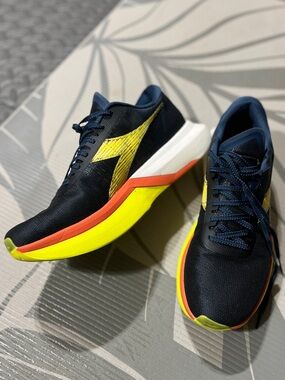 Diadora Gara Carbon 3 (Men’s 12)